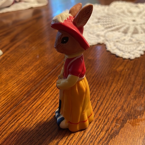 Rabbit figurine - Picture 1 of 5